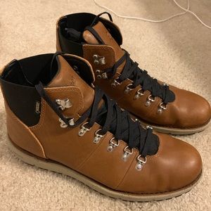 Danner Men's Vertigo 917 Waterproof Hiking Boots